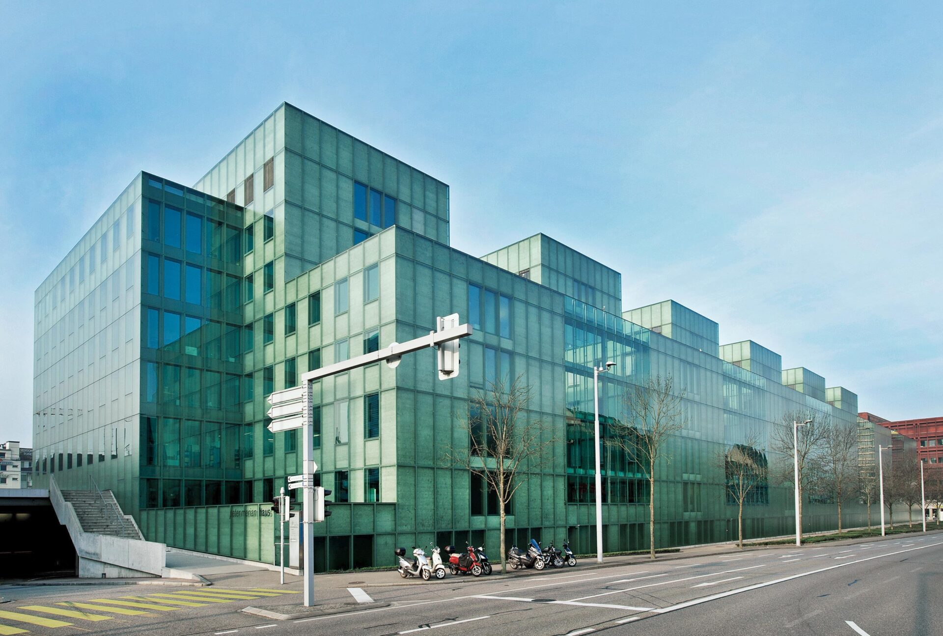 VOLL VERMIETET 2013/ BS: Vermietung von 2’000 m² Büroflächen, Basel.